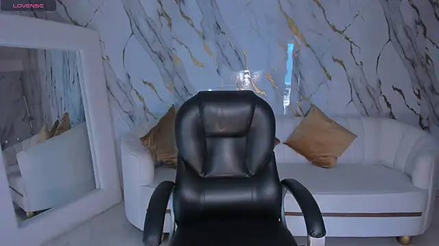 Snapshot of DannaCruz chatting on October 2, 7:21 pm DannaCruz online show from October 2, 7:21 pm