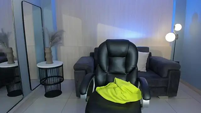 Snapshot of DannaCruz chatting on January 12, 7:41 pm DannaCruz online show from January 12, 7:41 pm