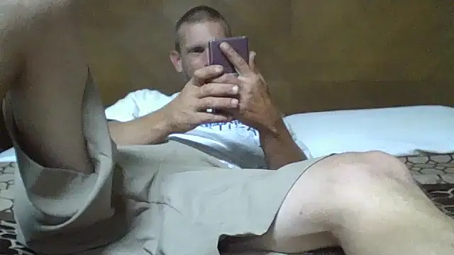 Snapshot of daddytim0 chatting on April 20, 2:14 am daddytim0 online show from April 20, 2:14 am