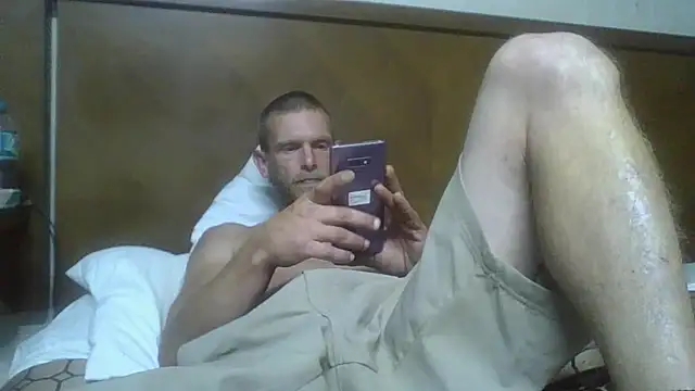 Snapshot of daddytim0 chatting on April 23, 12:51 pm daddytim0 online show from April 23, 12:51 pm