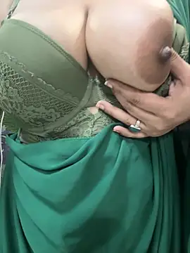 Sexybomb33 online show from November 29, 8:56 pm