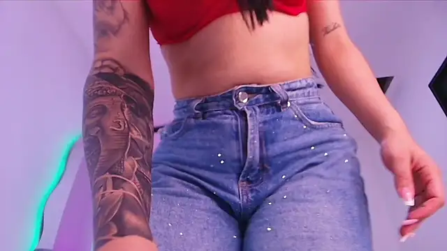 emyli sam online show from April 1, 7:22 pm