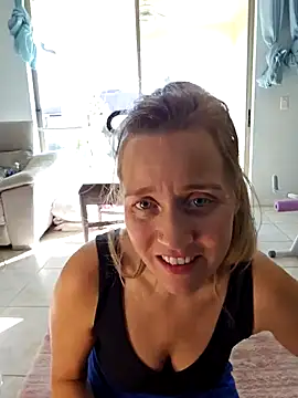 SkyelarSommer online show from December 13, 4:27 pm