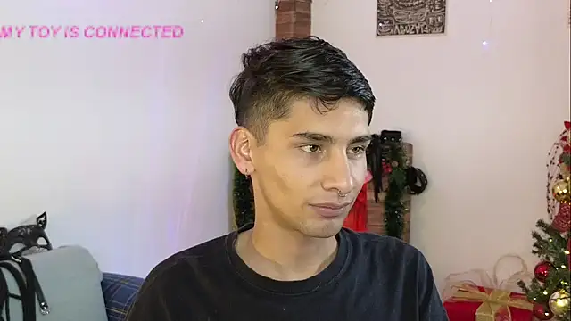 Snapshot of by_pandora chatting on December 8, 6:28 pm by pandora online show from December 8, 6:28 pm