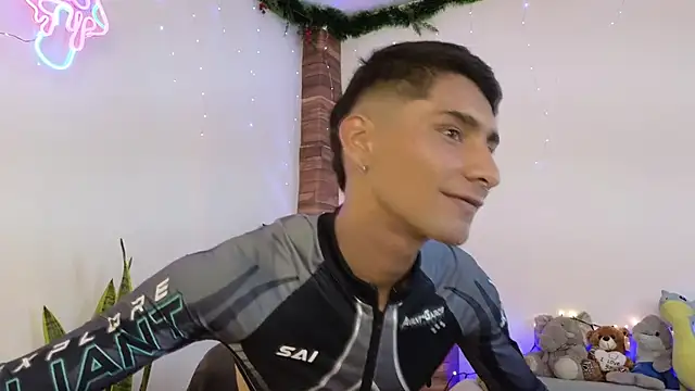 Snapshot of by_pandora chatting on January 31, 6:57 pm by pandora online show from January 31, 6:57 pm