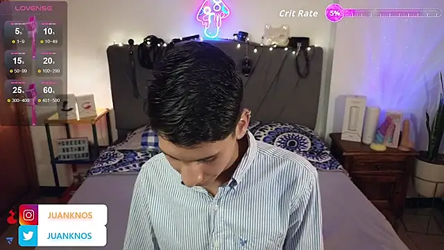 Snapshot of by_pandora chatting on October 1, 6:36 pm by pandora online show from October 1, 6:36 pm