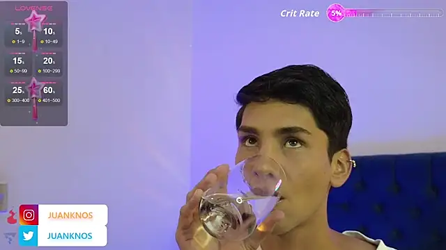 Snapshot of by_pandora chatting on October 18, 8:42 pm by pandora online show from October 18, 8:42 pm