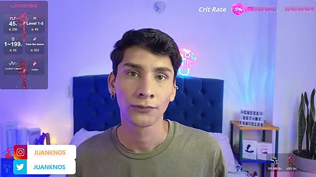 Snapshot of by_pandora chatting on October 31, 7:48 pm by pandora online show from October 31, 7:48 pm