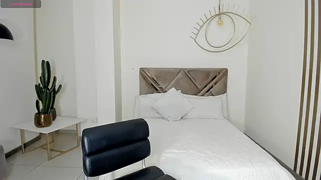 Snapshot of SunnyRivers chatting on October 30, 4:52 pm SunnyRivers online show from October 30, 4:52 pm