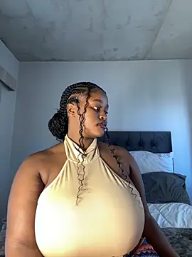 Snapshot of KnockoutBestie chatting on March 10, 7:32 am KnockoutBestie online show from March 10, 7:32 am