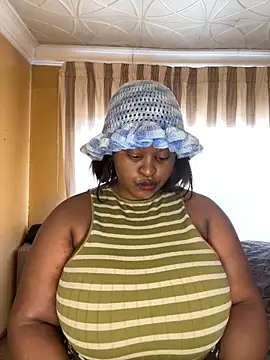 KnockoutBestie online show from June 17, 10:28 am