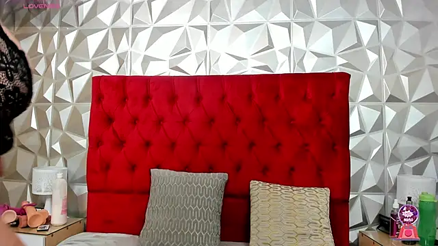 roxy boobs online show from March 14, 7:23 pm