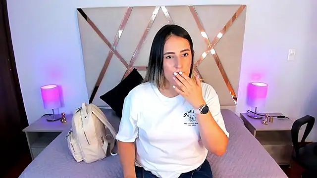 Hanna86 online show from October 4, 7:45 pm