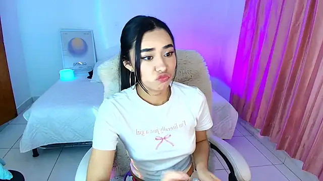 Snapshot of AmyOlimpo chatting on March 10, 5:12 am AmyOlimpo online show from March 10, 5:12 am