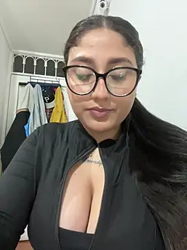 Snapshot of croftsmila chatting on April 28, 11:43 pm croftsmila online show from April 28, 11:43 pm