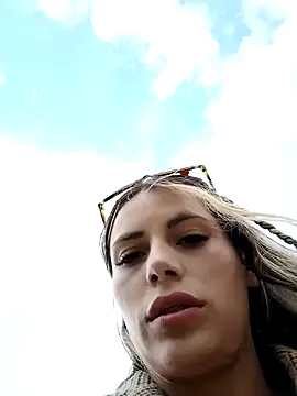 Snapshot of Misscata1106 chatting on October 10, 6:40 pm Misscata1106 online show from October 10, 6:40 pm