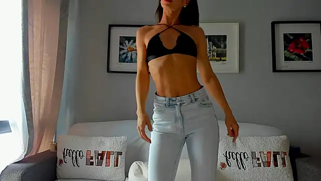 Snapshot of bellahot77 chatting on September 18, 9:00 am bellahot77 online show from September 18, 9:00 am