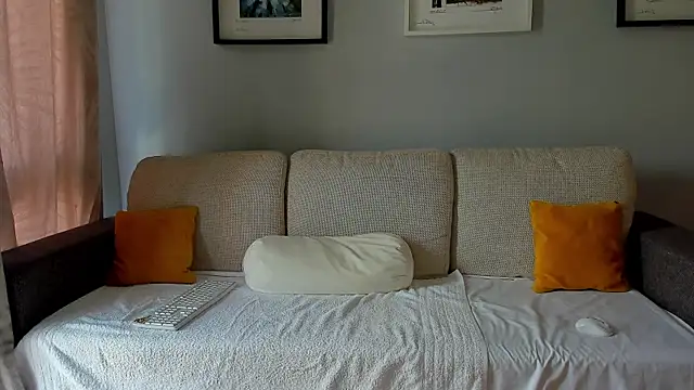 Snapshot of bellahot77 chatting on September 30, 8:52 am bellahot77 online show from September 30, 8:52 am