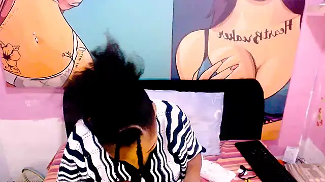 Snapshot of EroticDesiresxxx chatting on December 4, 6:27 pm EroticDesiresxxx online show from December 4, 6:27 pm