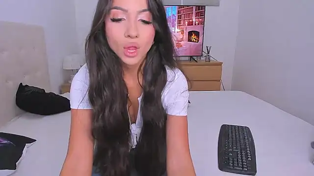 Snapshot of Your_Girl69XXX chatting on September 25, 8:34 pm Your Girl69XXX online show from September 25, 8:34 pm