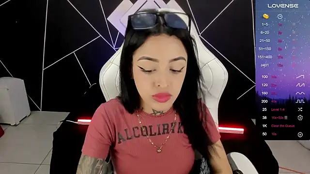 farichell online show from December 13, 8:37 pm