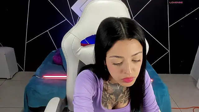 Snapshot of farichell chatting on March 1, 9:04 pm farichell online show from March 1, 9:04 pm