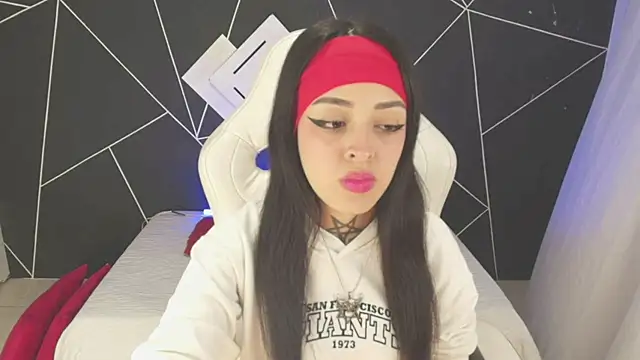 farichell online show from September 12, 8:31 pm