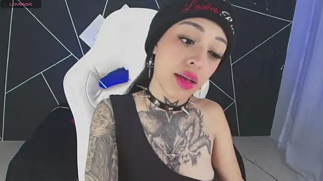 Snapshot of farichell chatting on October 27, 8:46 pm farichell online show from October 27, 8:46 pm