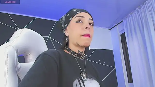 Snapshot of farichell chatting on December 22, 9:12 pm farichell online show from December 22, 9:12 pm