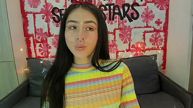 Snapshot of Mhelanny2 chatting on February 6, 12:33 am Mhelanny2 online show from February 6, 12:33 am