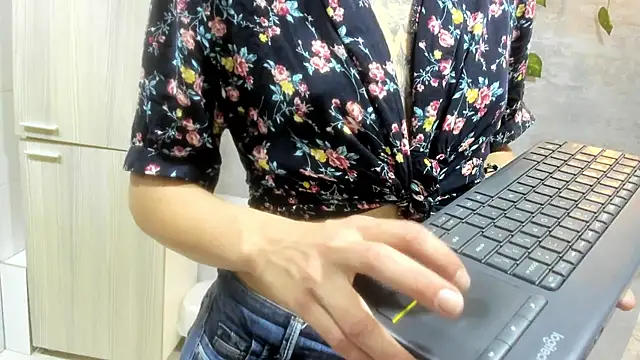 Mhelanny2 online show from May 15, 5:31 pm