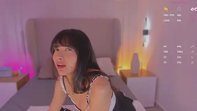 luisah  online show from October 4, 8:07 pm