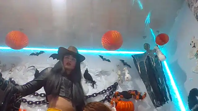 Snapshot of latintransbigcum chatting on October 14, 5:25 pm latintransbigcum online show from October 14, 5:25 pm