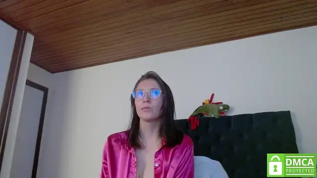 Sophi Cute online show from December 5, 6:44 pm