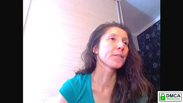 Snapshot of Sophi_Cute chatting on April 8, 12:05 pm Sophi Cute online show from April 8, 12:05 pm