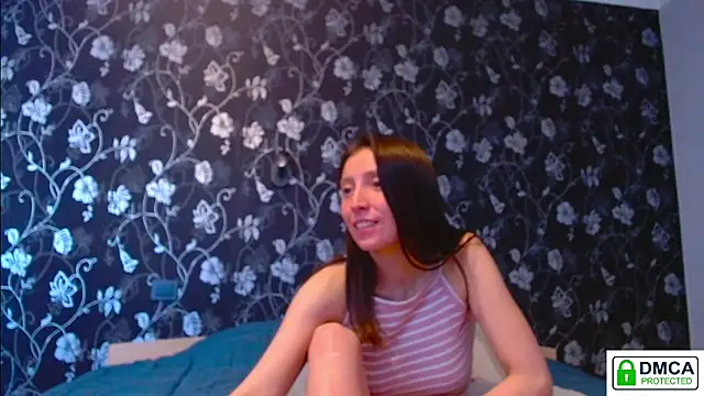 Snapshot of Sophi_Cute chatting on April 20, 11:35 am Sophi Cute online show from April 20, 11:35 am
