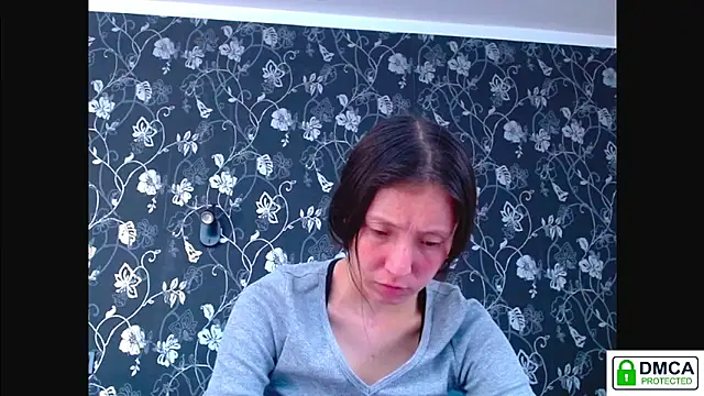 Snapshot of Sophi_Cute chatting on May 1, 12:54 pm Sophi Cute online show from May 1, 12:54 pm
