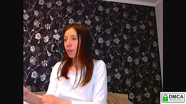 Snapshot of Sophi_Cute chatting on May 8, 3:06 pm Sophi Cute online show from May 8, 3:06 pm