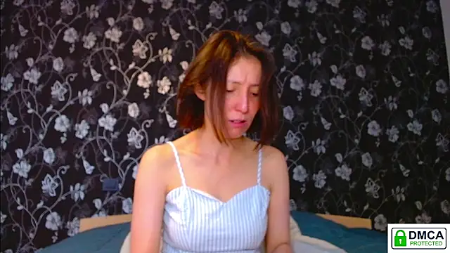 Snapshot of Sophi_Cute chatting on May 17, 6:00 am Sophi Cute online show from May 17, 6:00 am