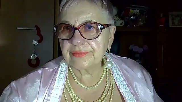 Snapshot of SweetCherry27 chatting on September 19, 4:51 pm SweetCherry27 online show from September 19, 4:51 pm