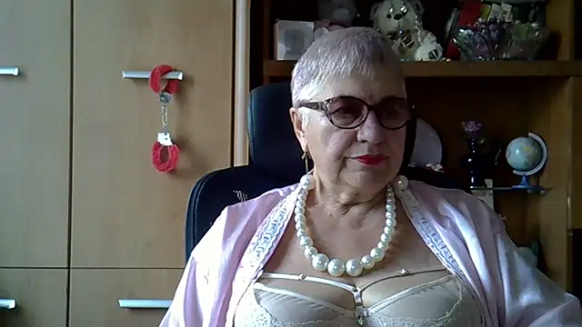 Snapshot of SweetCherry27 chatting on September 25, 5:22 am SweetCherry27 online show from September 25, 5:22 am