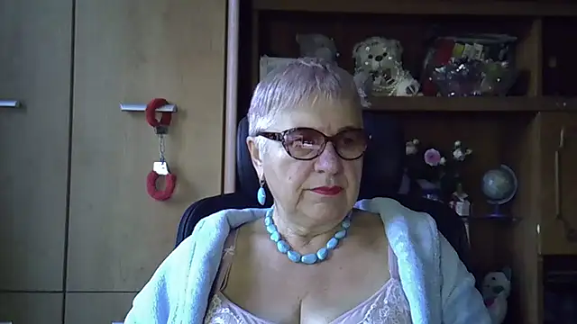 Snapshot of SweetCherry27 chatting on September 29, 4:28 am SweetCherry27 online show from September 29, 4:28 am