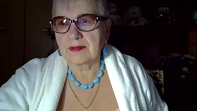 Snapshot of SweetCherry27 chatting on October 8, 4:32 am SweetCherry27 online show from October 8, 4:32 am