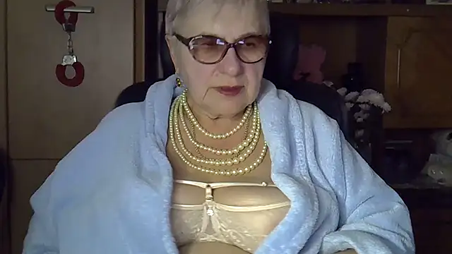 Snapshot of SweetCherry27 chatting on October 13, 4:51 pm SweetCherry27 online show from October 13, 4:51 pm