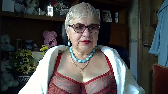 Snapshot of SweetCherry27 chatting on October 31, 5:41 am SweetCherry27 online show from October 31, 5:41 am