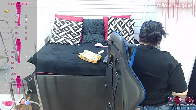 evelin zaens online show from February 1, 3:52 am