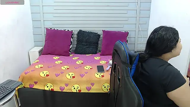 evelin zaens online show from February 14, 10:25 pm