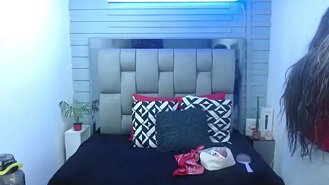 evelin zaens online show from March 17, 4:06 am