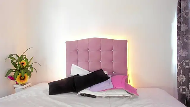 Snapshot of MarieLatex chatting on December 19, 8:34 pm MarieLatex online show from December 19, 8:34 pm