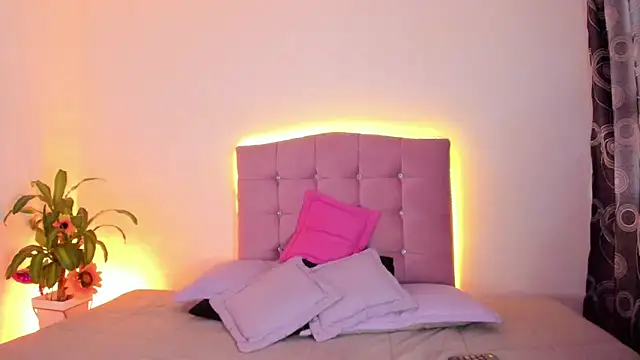 Snapshot of MarieLatex chatting on March 20, 7:46 pm MarieLatex online show from March 20, 7:46 pm